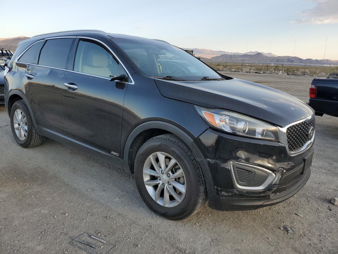 2017 KIA Sorento VIN 5XYPGDA33HG337018 Copart auction photo, all over damage thumbnail 4