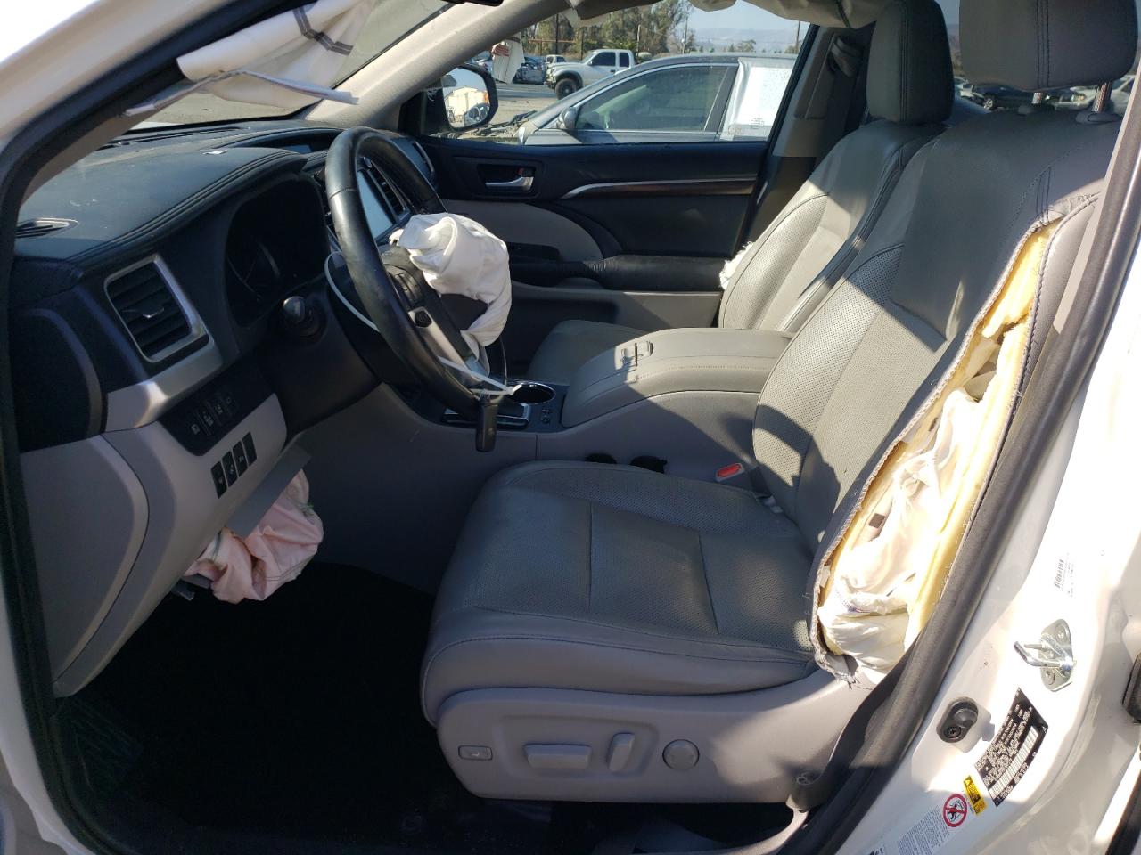 2015 Toyota Highlander VIN 5TDDKRFH5FS207213 Copart auction photo, front end damage thumbnail 7