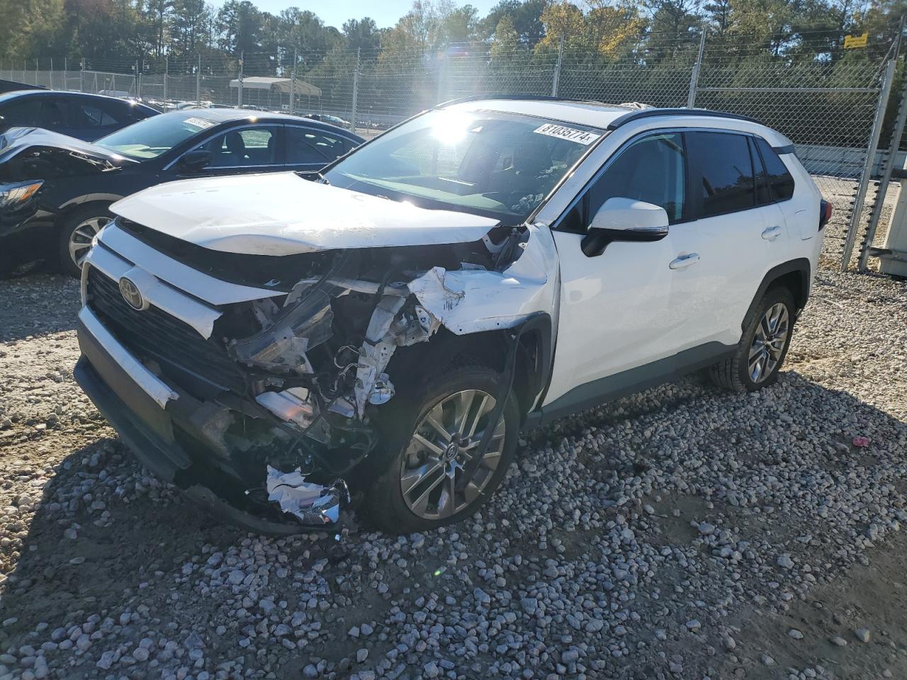 2019 Toyota RAV 4 VIN 2T3C1RFV4KW011812