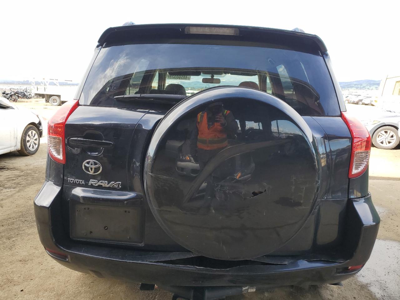 2007 Toyota RAV 4 VIN JTMZD33V276052659 Copart auction photo, rear end damage thumbnail 6