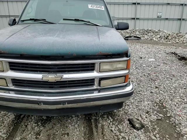 1996 Chevrolet GMT-400 VIN 2GCEC19R7T1127633 Copart auction photo, front end / rear end damage thumbnail 11