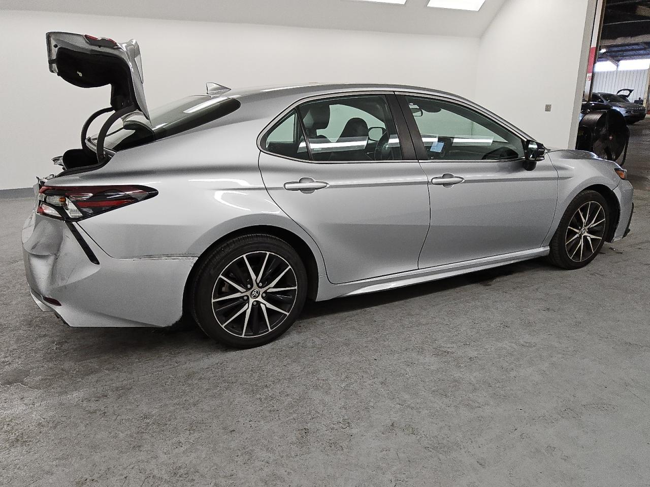 2022 Toyota Camry VIN 4T1G11AK7NU617697 Copart auction photo, rear end damage thumbnail 3