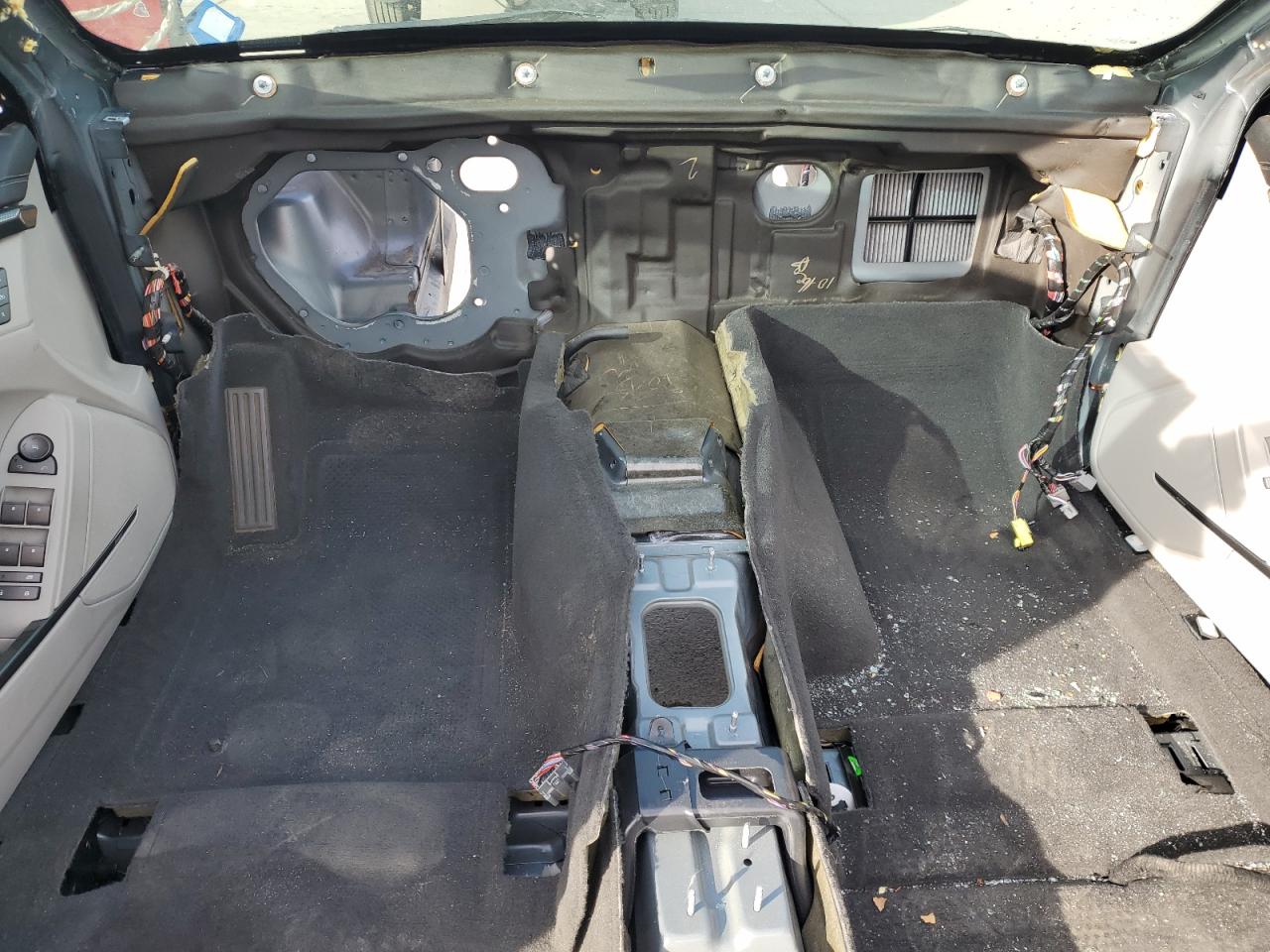 2009 Cadillac CTS VIN 1G6DN57P390145763 Copart auction photo, vandalism damage thumbnail 8