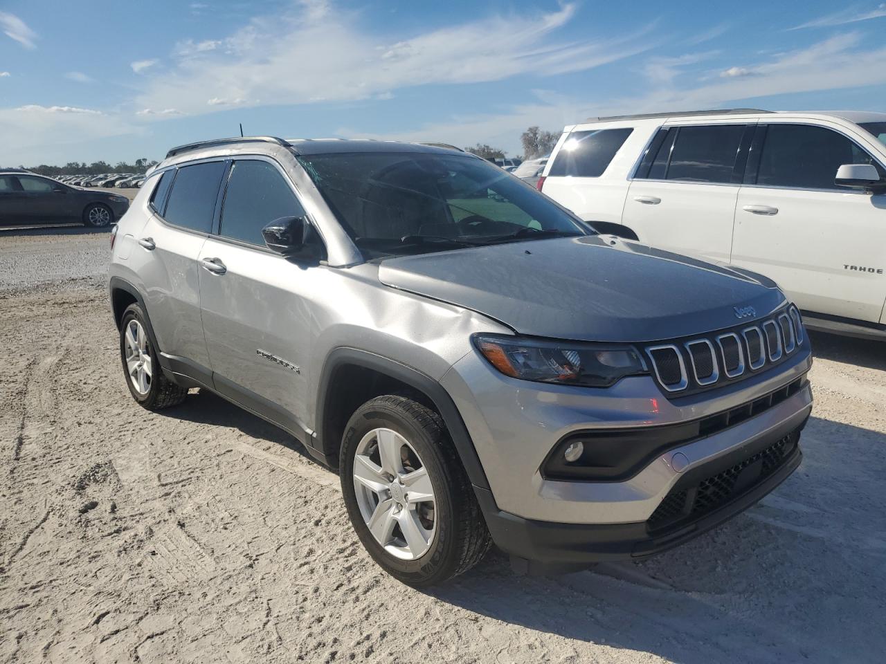 2022 Jeep Compass VIN 3C4NJDBB2NT135922 Copart auction photo, side damage thumbnail 4