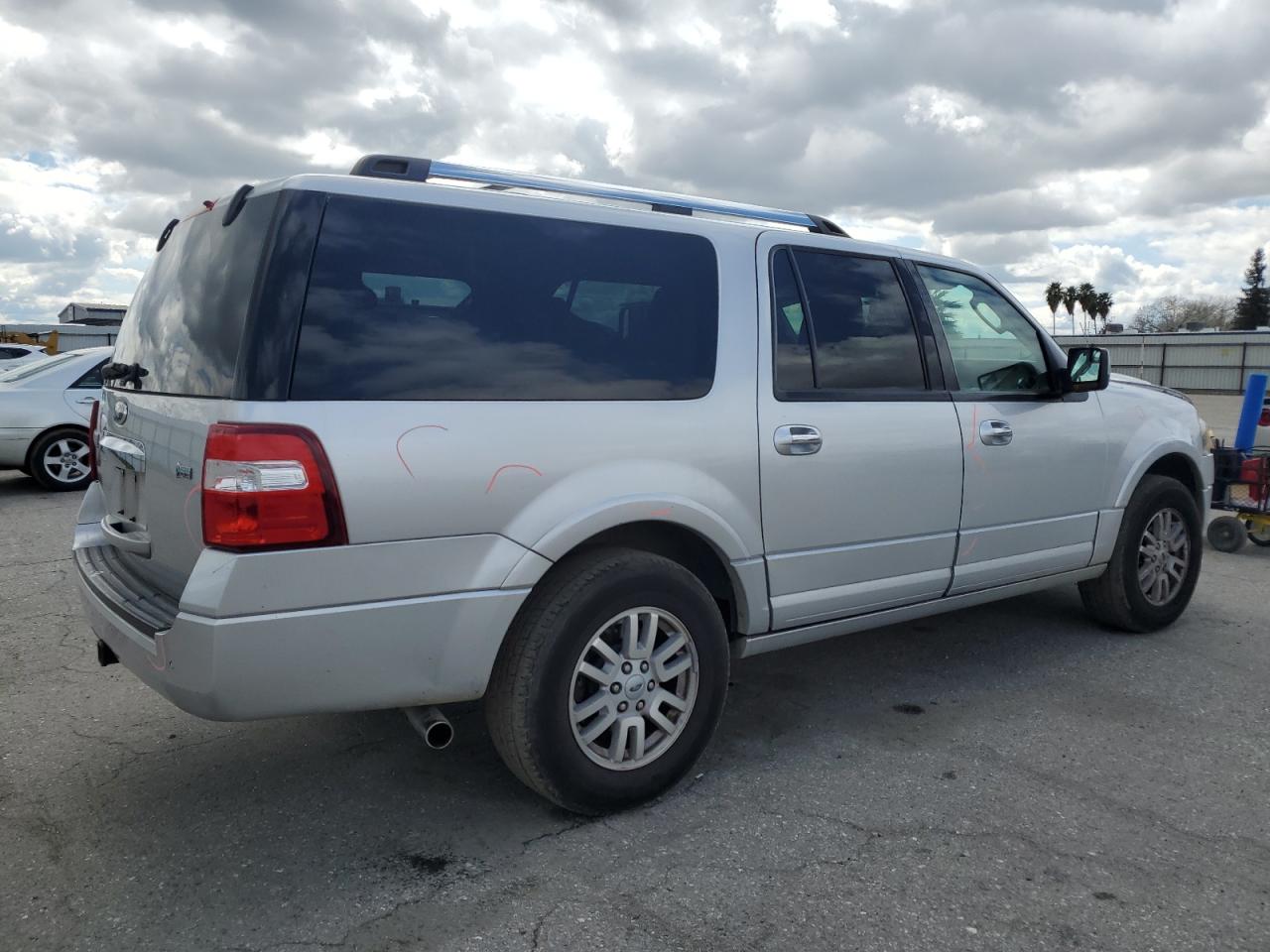 2014 Ford Expedition VIN 1FMJK1K51EEF27693 Copart auction photo, front end / minor dent/scratches damage thumbnail 3