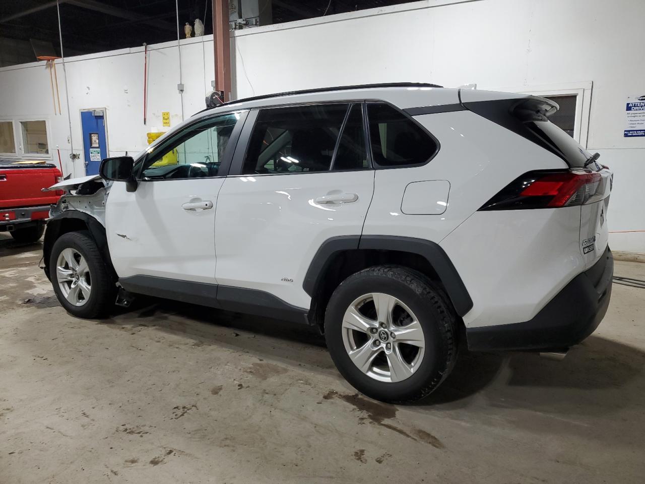 2019 Toyota RAV 4 VIN 2T3LWRFV8KW020935 Copart auction photo, front end / side damage thumbnail 2