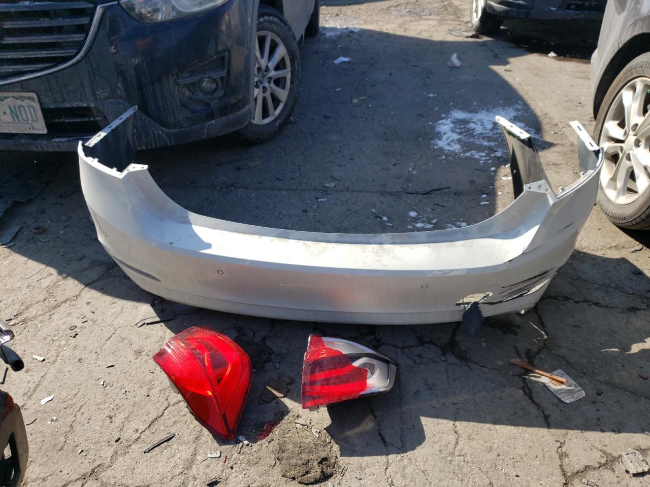 2016 BMW 3er VIN WBA8E5G54GNU21619 Copart auction photo, rear end / hail damage thumbnail 12