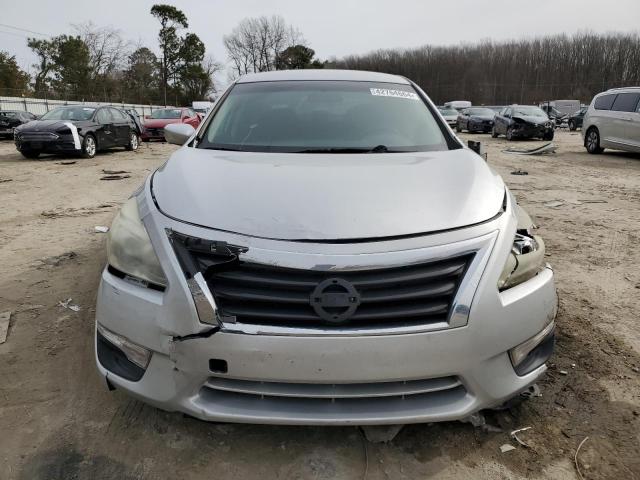 2015 Nissan Altima VIN 1N4AL3AP8FC154591 Copart auction photo, front end / minor dent/scratches damage thumbnail 5