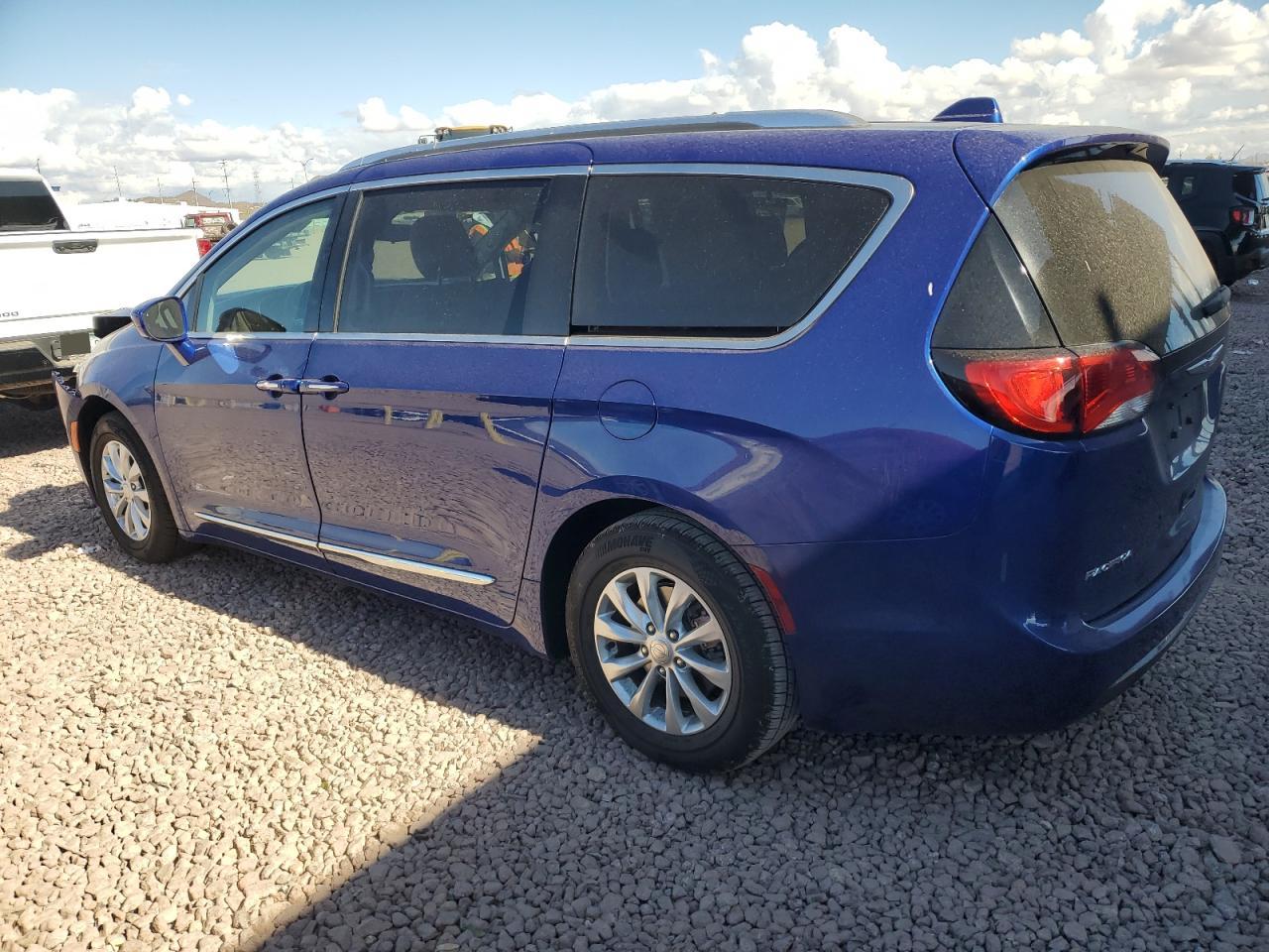 2018 Chrysler Pacifica VIN 2C4RC1BG5JR234219 Copart auction photo, front end damage thumbnail 2