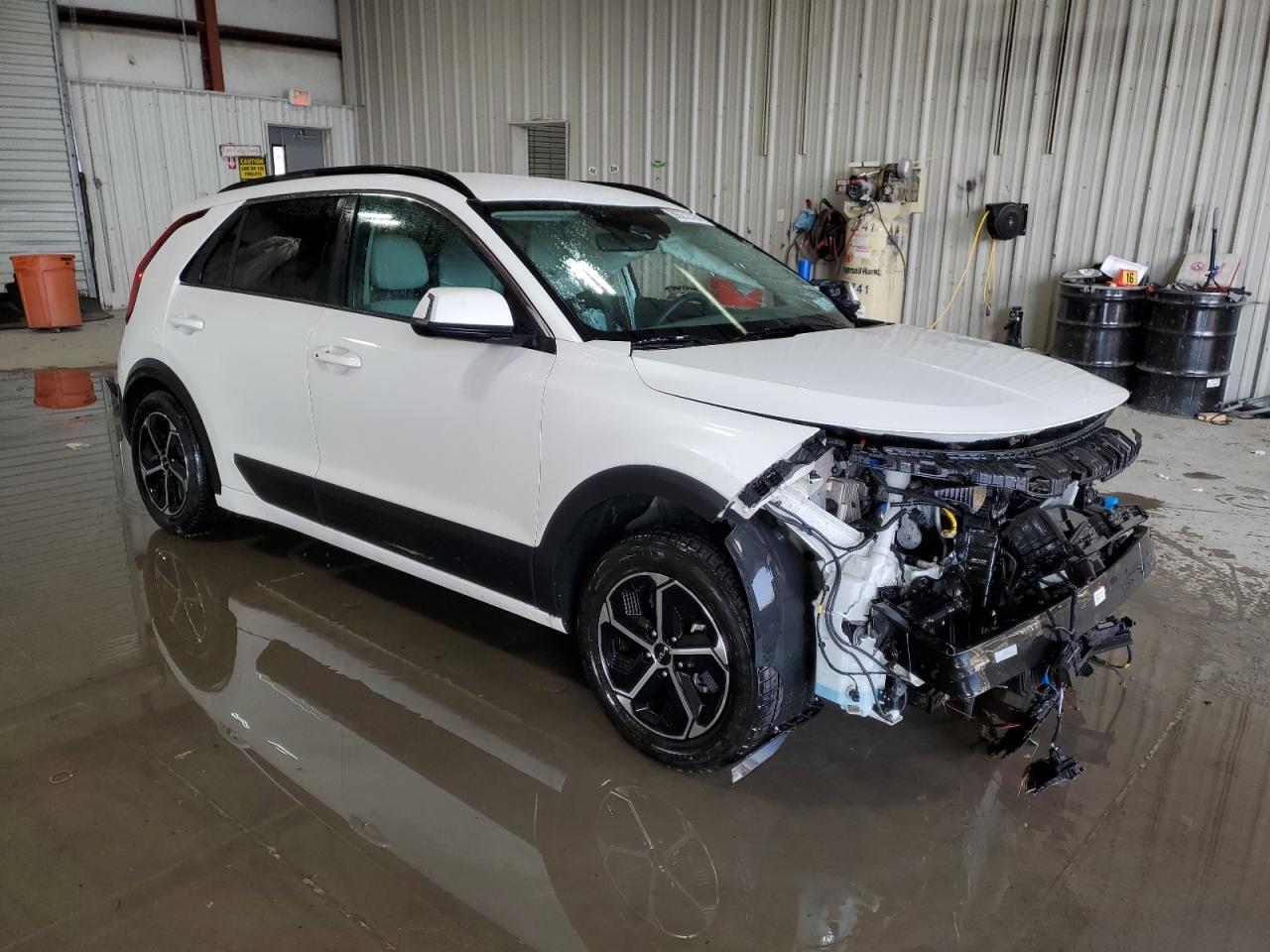 2023 KIA Niro VIN KNDCR3LE9P5057239 Copart auction photo, all over damage thumbnail 4