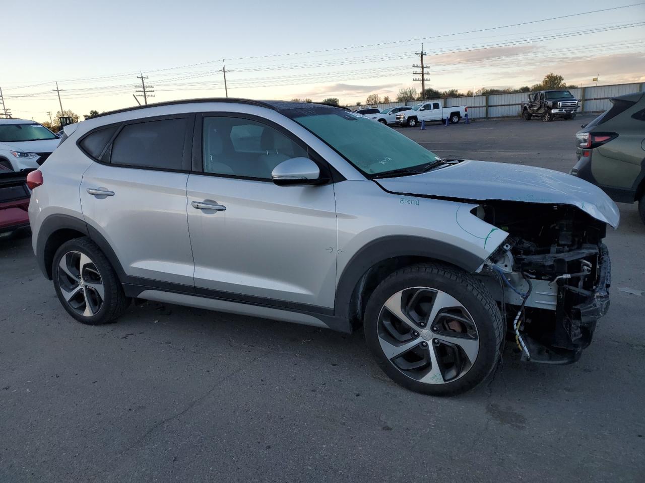 2017 Hyundai Tucson VIN KM8J3CA29HU571371 Copart auction photo, front end damage thumbnail 4