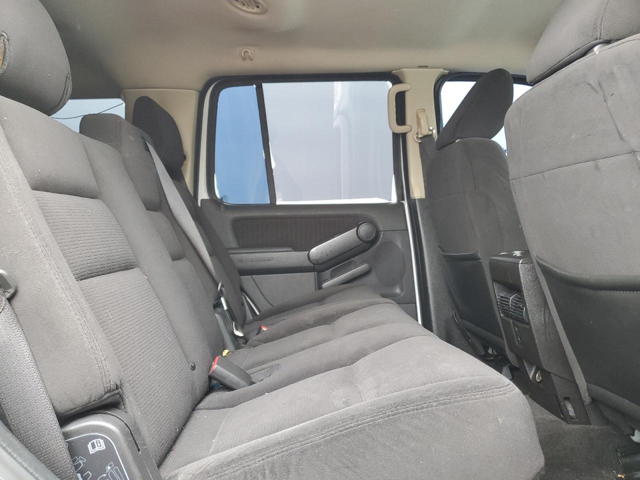 2010 Ford Explorer VIN 1FMEU6DE1AUA47384 Copart auction photo, normal wear / minor dent/scratches damage thumbnail 11