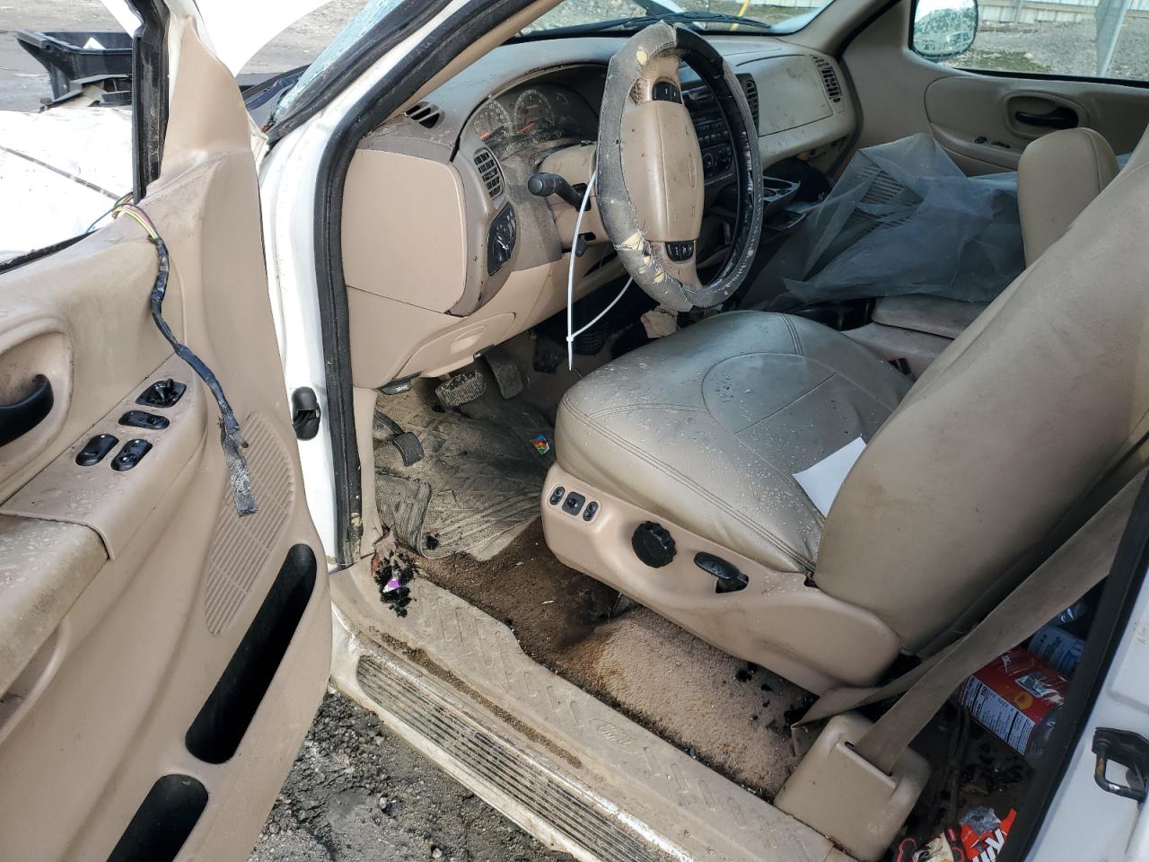 1999 Ford F250 VIN 1FTRX27L9XKA27324 Copart auction photo, all over damage thumbnail 8