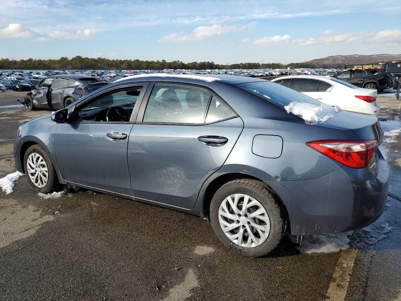 2018 Toyota Corolla VIN 2T1BURHE3JC976072 Copart auction photo, front end / minor dent/scratches damage thumbnail 2