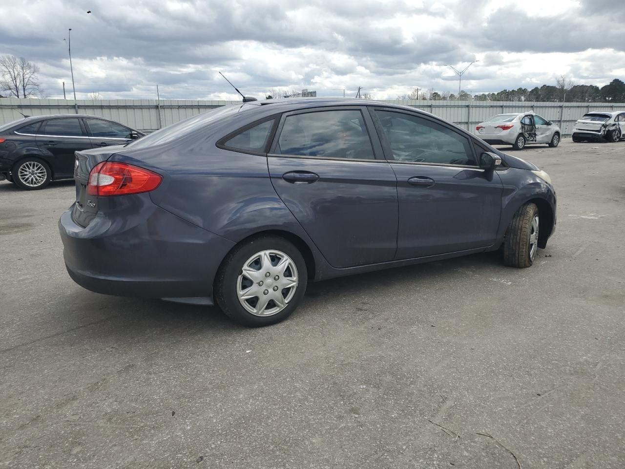 2013 Ford Fiesta VIN 3FADP4BJ2DM194498 Copart auction photo, front end / undercarriage damage thumbnail 3