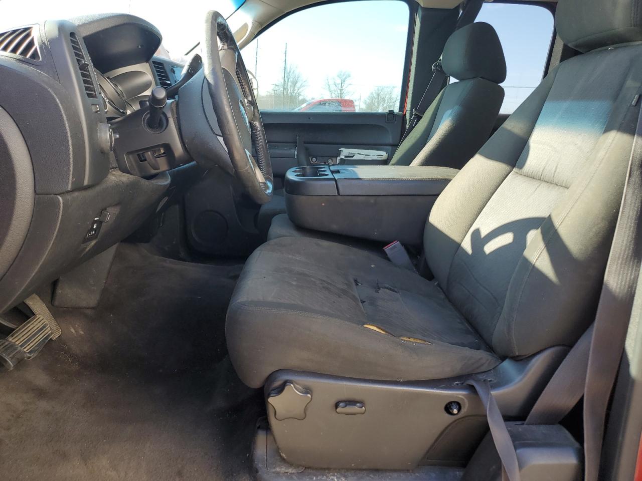 2013 Chevrolet Silverado VIN 1GCRKSE73DZ415446 Copart auction photo, all over damage thumbnail 7
