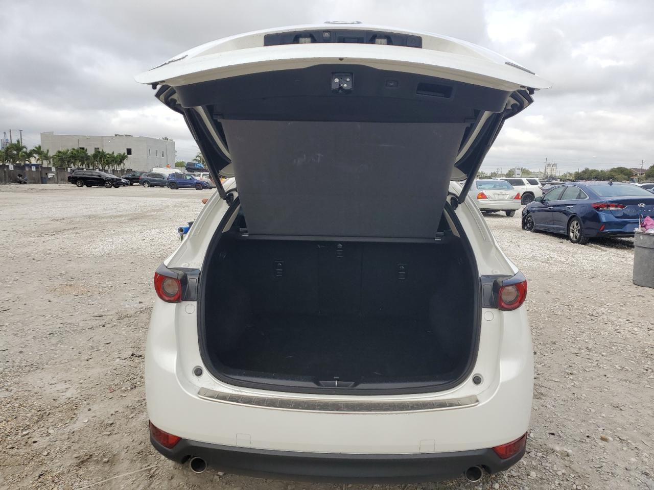 2019 Mazda CX-5 VIN JM3KFADM1K0692404 Copart auction photo, front end / side damage thumbnail 6