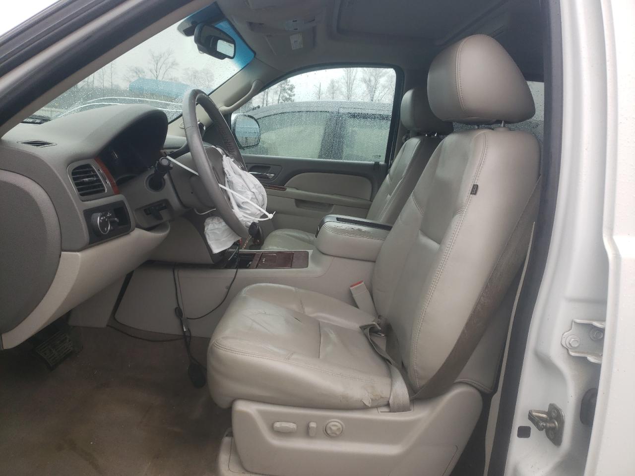 2012 Chevrolet Tahoe VIN 1GNSCCE01CR111691 Copart auction photo, front end / minor dent/scratches damage thumbnail 7