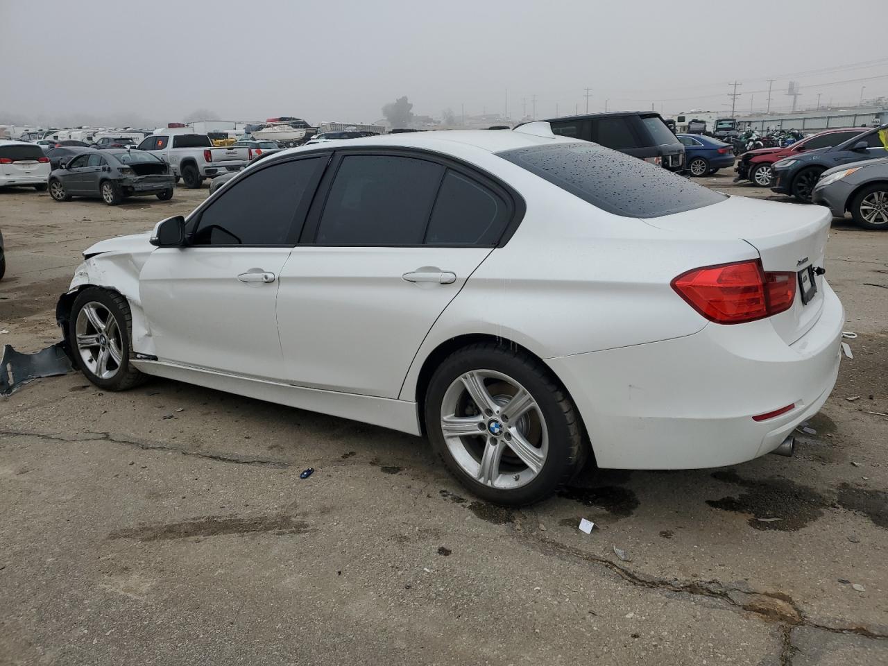 2013 BMW 3er VIN WBA3C3C56DF982422 Copart auction photo, front end damage thumbnail 2
