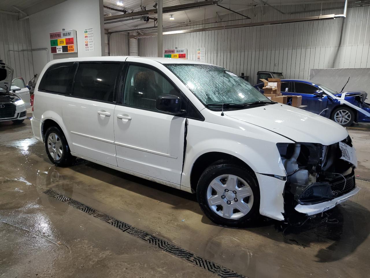 2012 Dodge Caravan VIN 2C4RDGBG8CR378401 Copart auction photo, front end damage thumbnail 4