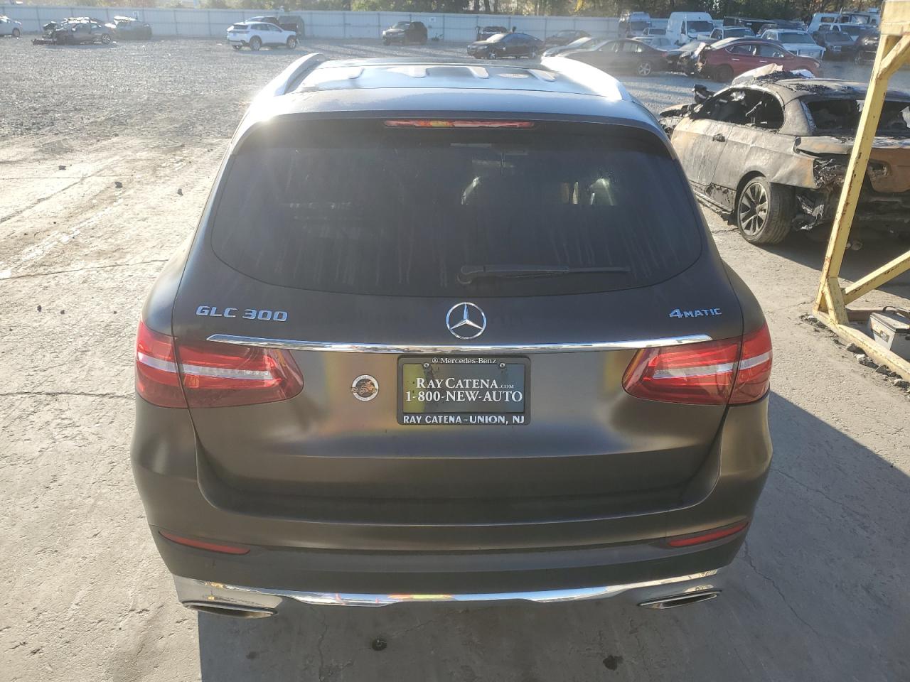 2017 Mercedes-Benz GLC VIN WDC0G4KB7HF282917 Copart auction photo, side / minor dent/scratches damage thumbnail 5
