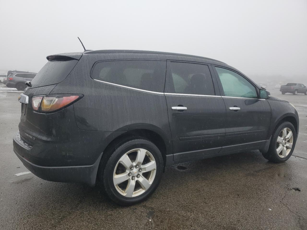 2016 Chevrolet Traverse VIN 1GNKRGKD6GJ317624 Copart auction photo, front end / minor dent/scratches damage thumbnail 3