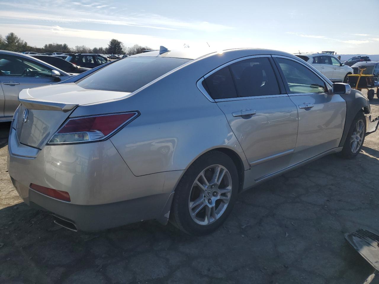 2009 Acura TL VIN 19UUA862X9A000943 Copart auction photo, side / front end damage thumbnail 3
