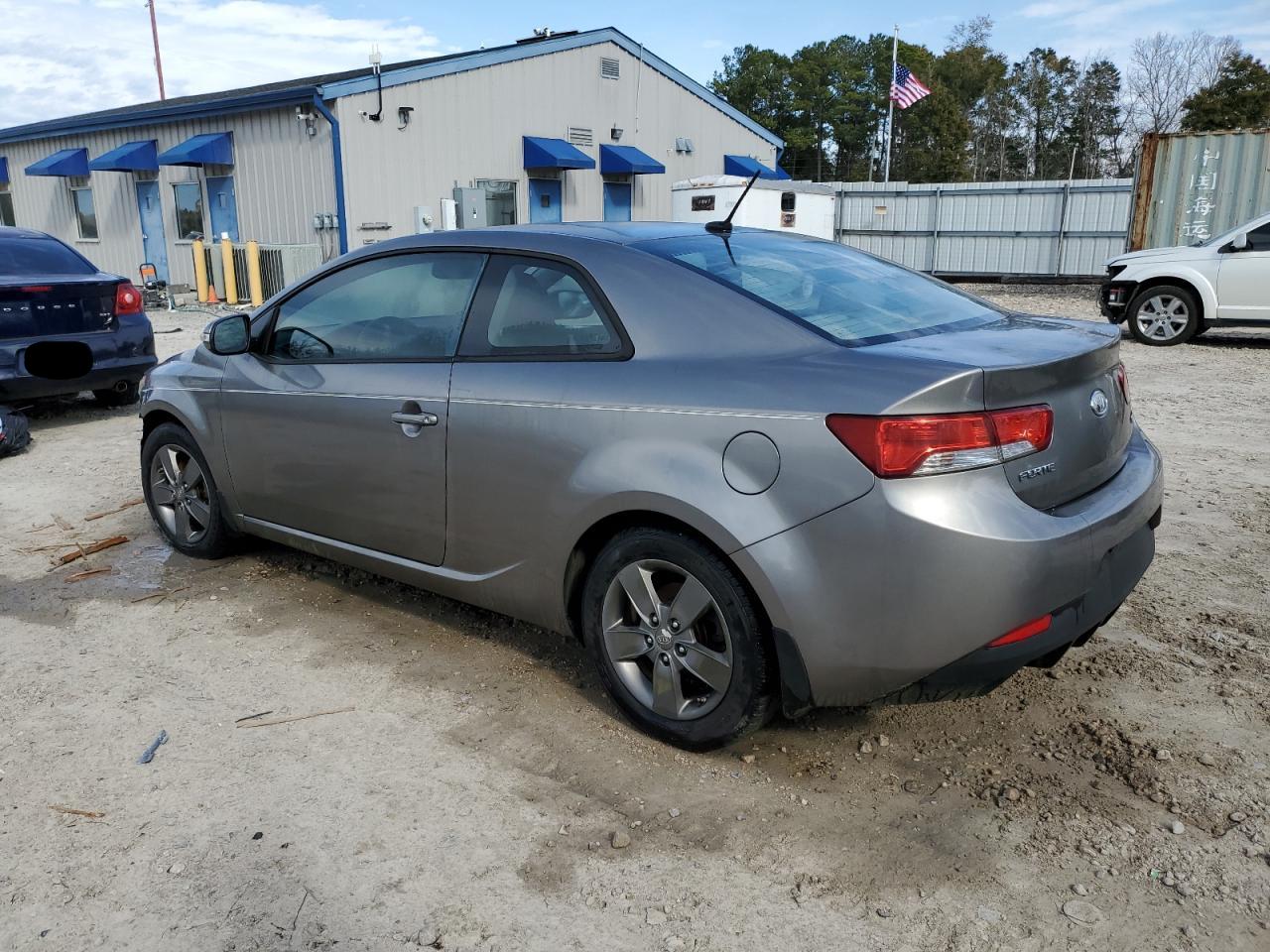 2010 KIA Forte VIN KNAFU6A20A5272048 Copart auction photo, side / front end damage thumbnail 2