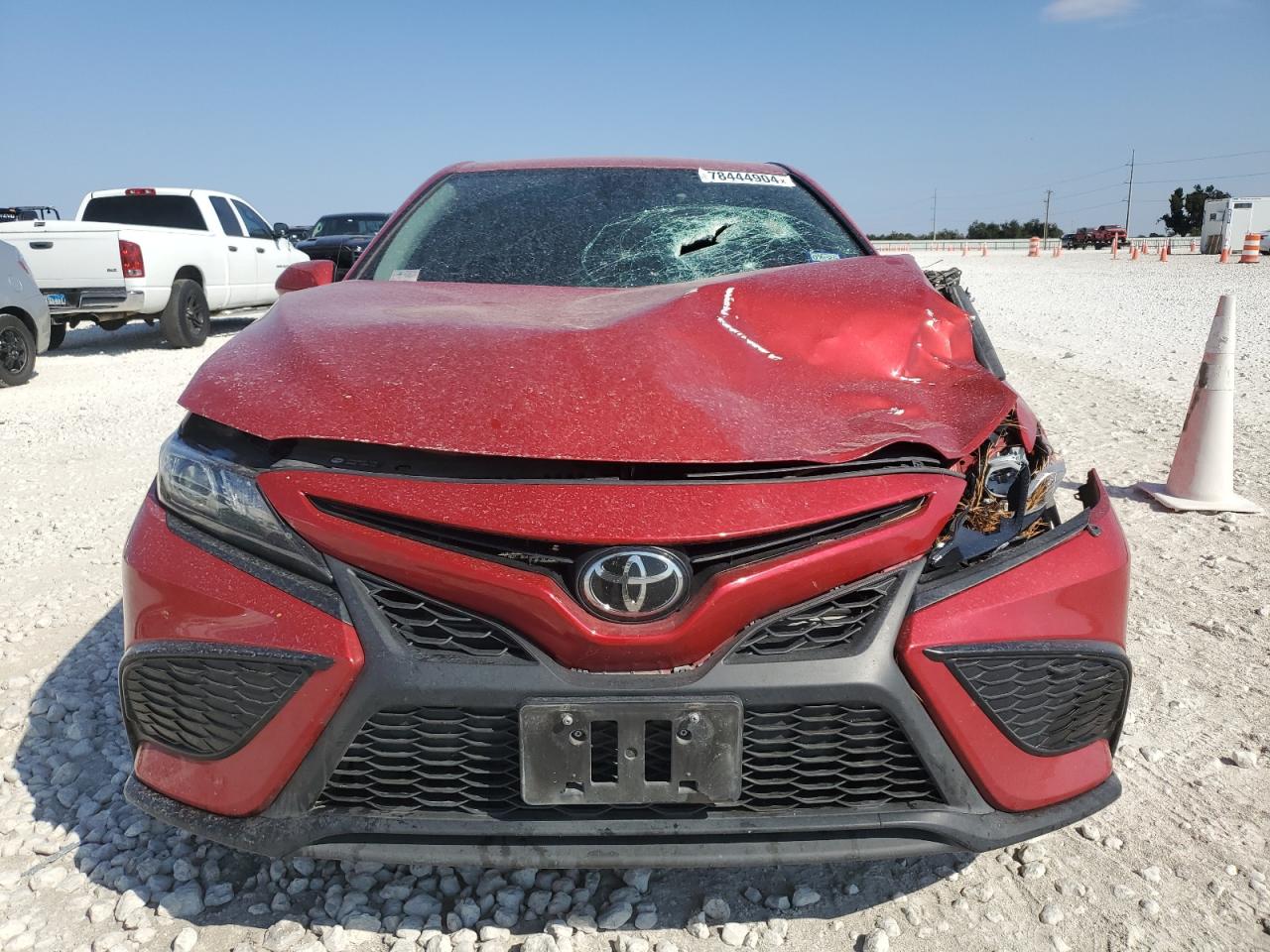 2022 Toyota Camry VIN 4T1G11AK8NU071363 Copart auction photo, front end damage thumbnail 5