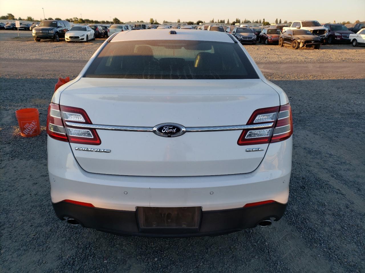2016 Ford Taurus VIN 1FAHP2E84GG134428 Copart auction photo, minor dent/scratches damage thumbnail 6