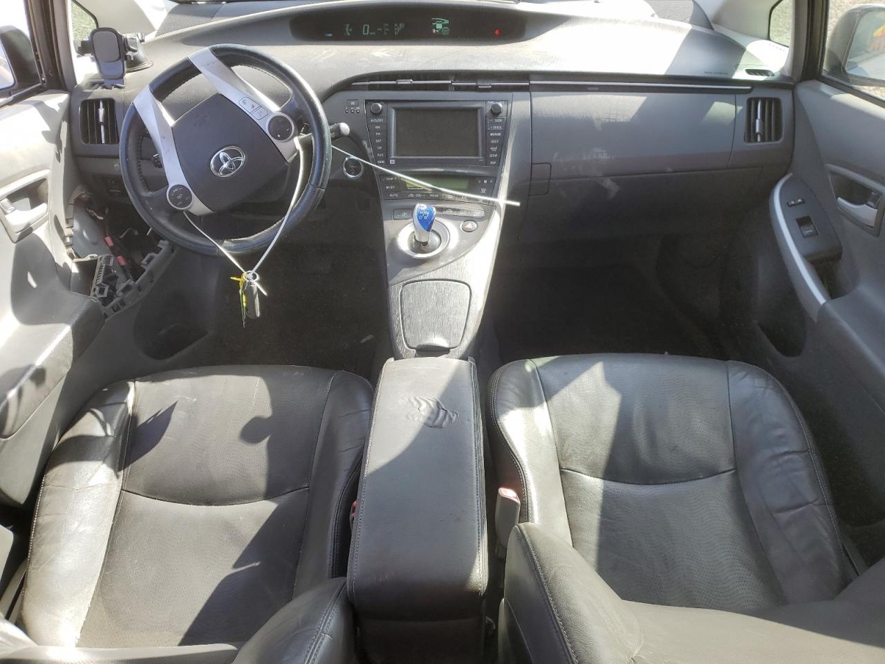 2011 Toyota Prius VIN JTDKN3DU6B1390284 Copart auction photo, side / front end damage thumbnail 8