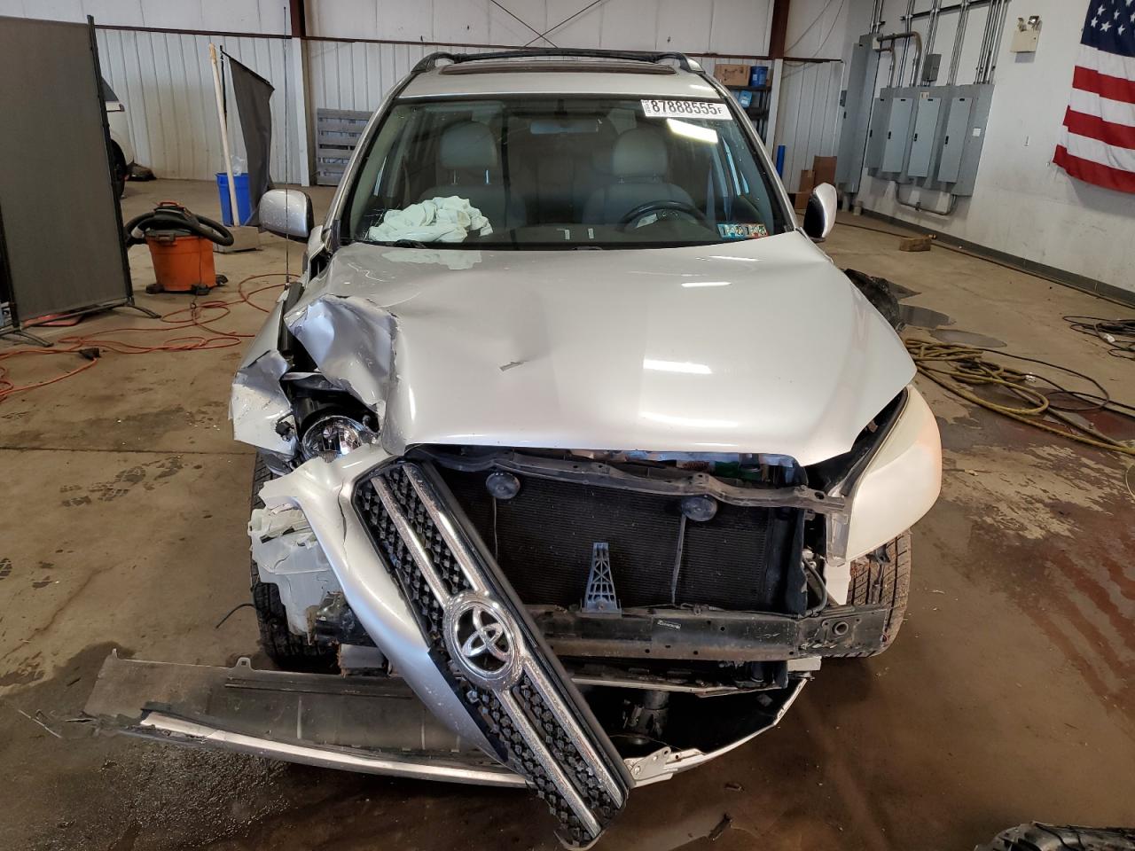 2007 Toyota RAV 4 VIN JTMZD31V976027325 Copart auction photo, front end / side damage thumbnail 5
