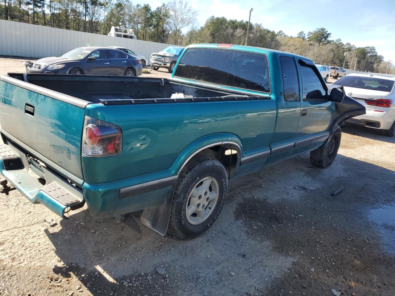 1995 Chevrolet S-10 Pickup VIN 1GCDT19W7S8154599 Copart auction photo, front end damage thumbnail 3