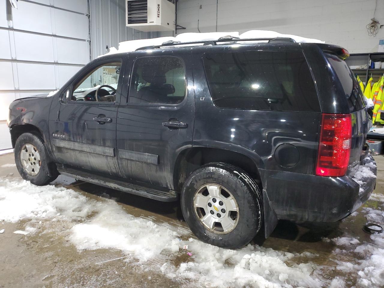 2010 Chevrolet Tahoe VIN 1GNUKBE03AR186637 Copart auction photo, front end damage thumbnail 2