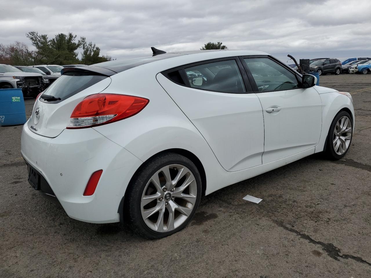 2015 Hyundai Veloster VIN KMHTC6AD4FU221204 Copart auction photo, vandalism damage thumbnail 3
