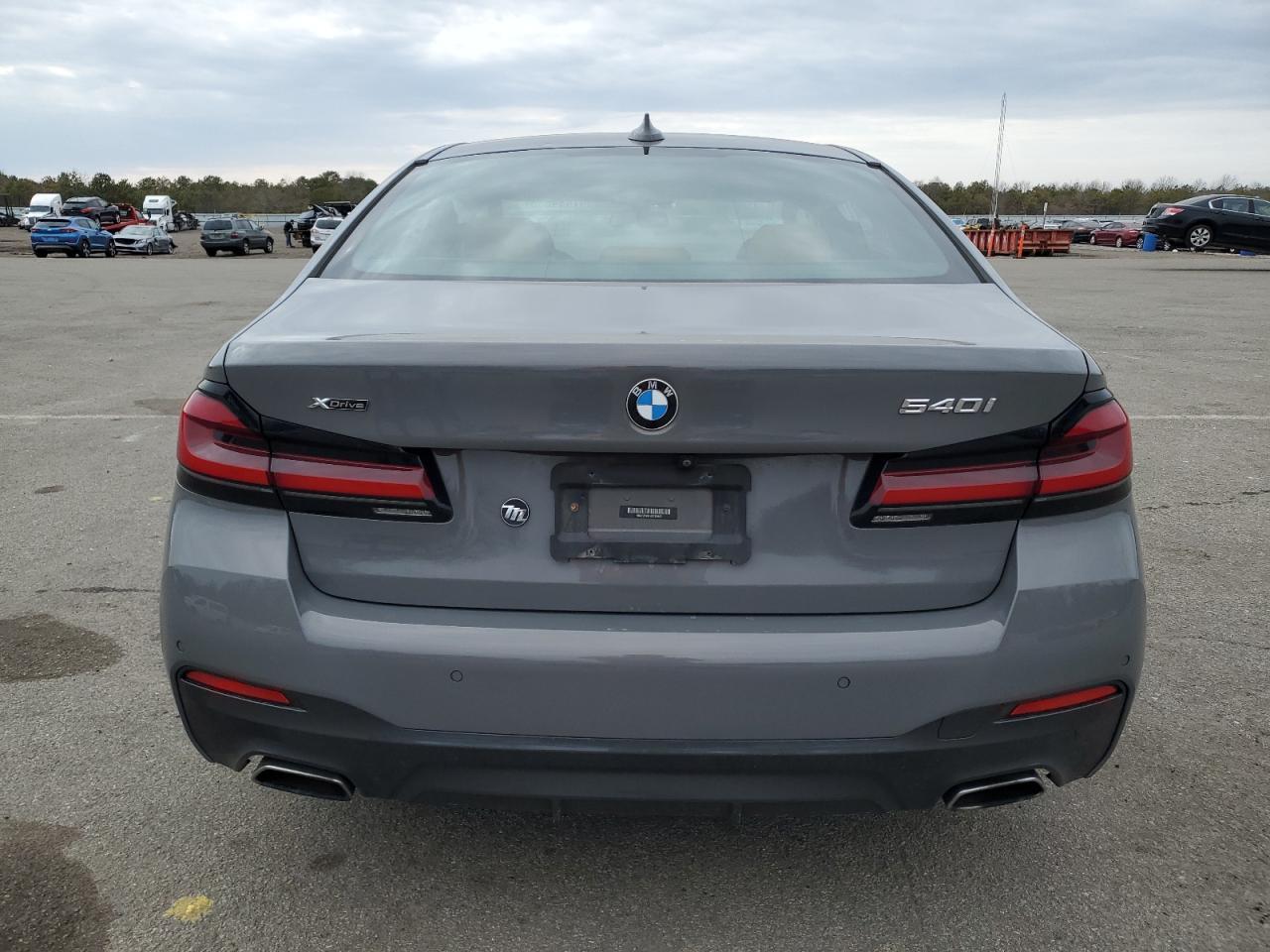 2021 BMW 5er VIN WBA73BJ07MCF82442 Copart auction photo, front end / minor dent/scratches damage thumbnail 6