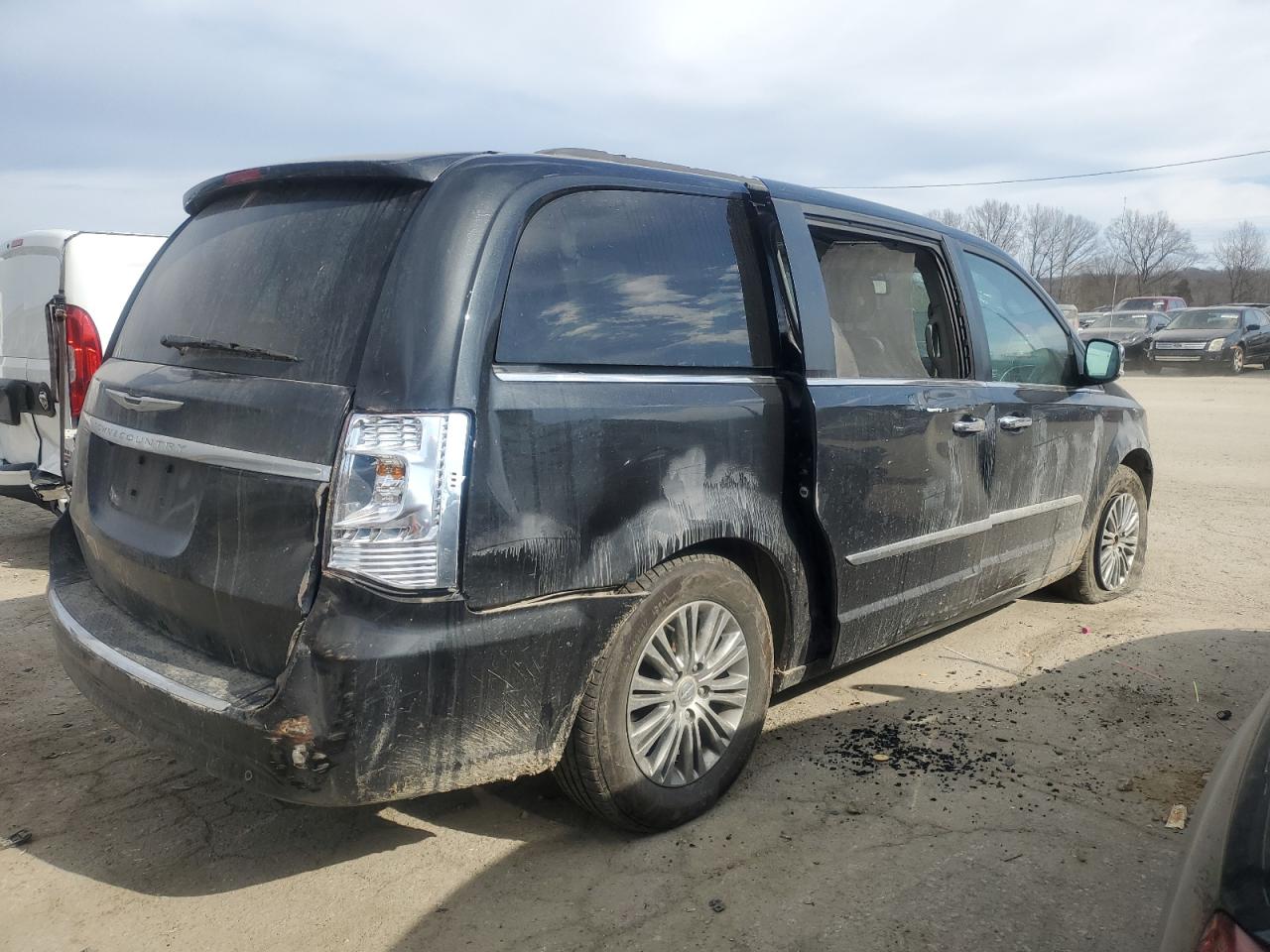 2013 Chrysler Town & Country VIN 2C4RC1CGXDR805657 Copart auction photo, side / rear end damage thumbnail 3