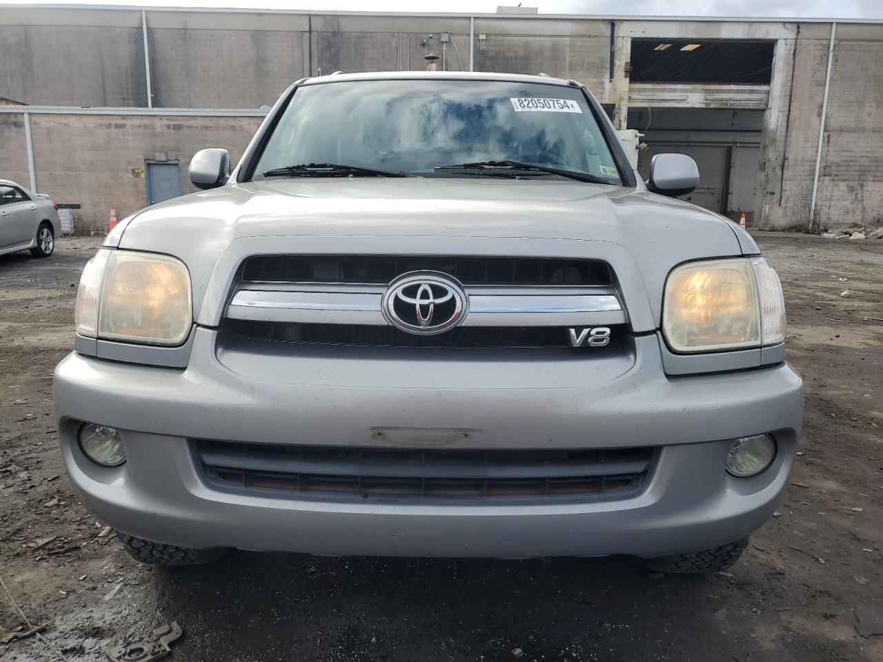 2005 Toyota Sequoia VIN 5TDBT44A85S254568 Copart auction photo, minor dent/scratches damage thumbnail 5