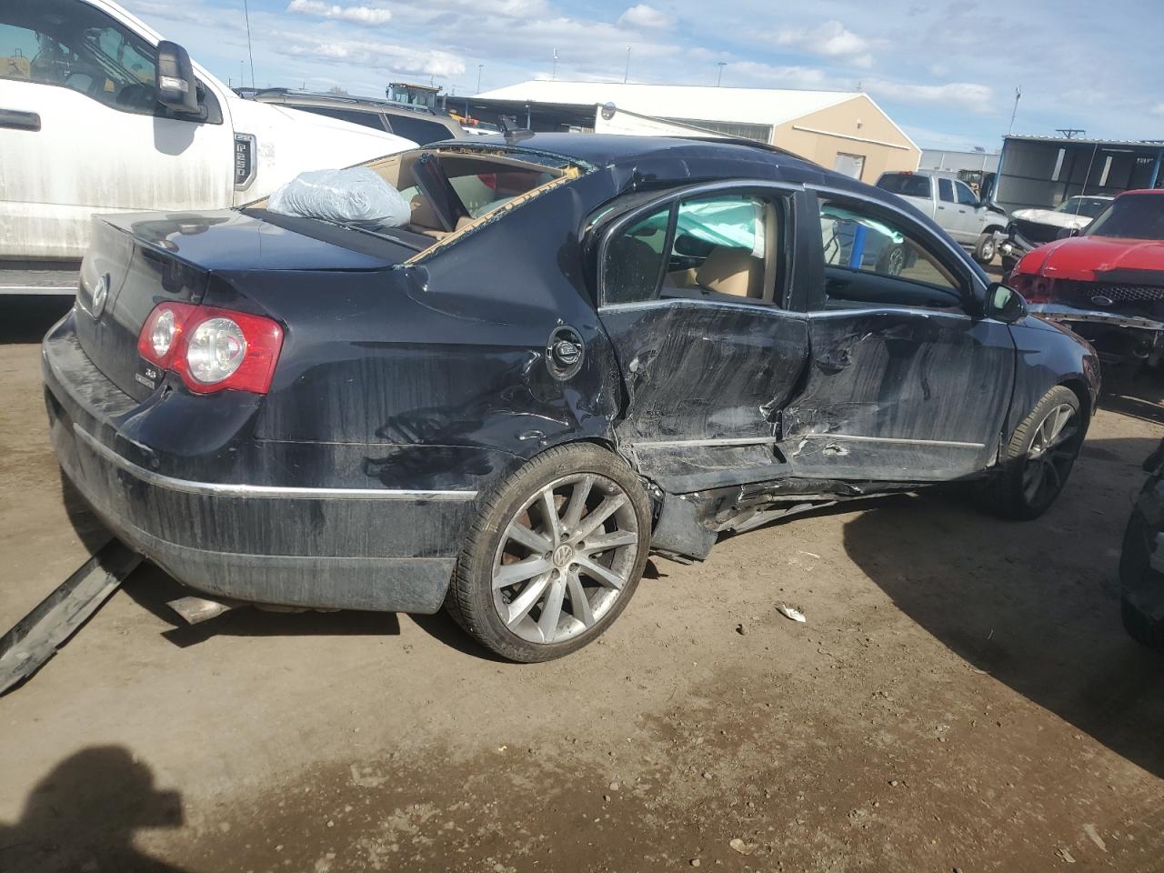2008 Volkswagen Passat VIN WVWDU73C88E059560 Copart auction photo, all over damage thumbnail 3