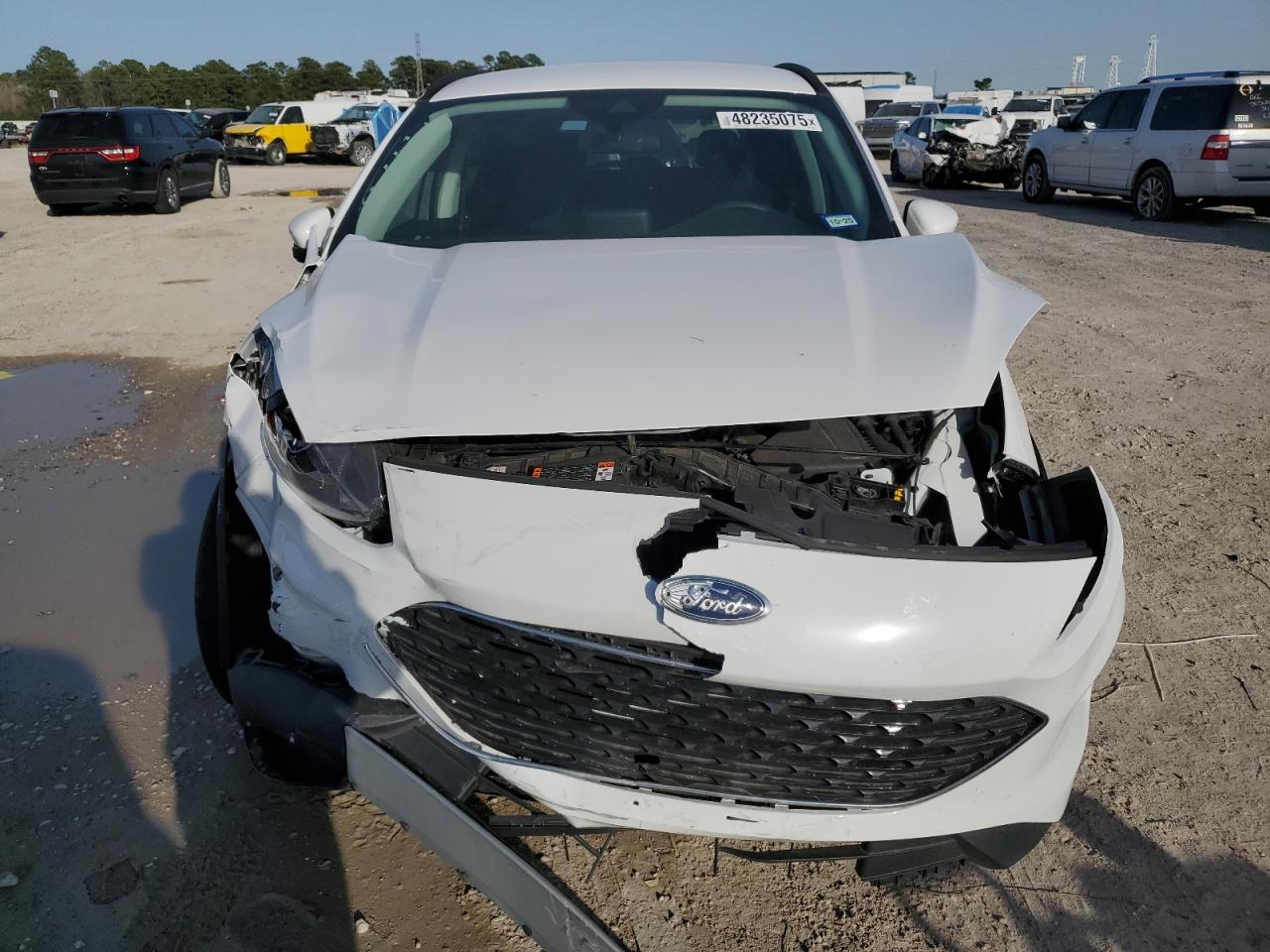 2021 Ford Escape VIN 1FMCU0H67MUB05641 Copart auction photo, front end / minor dent/scratches damage thumbnail 5