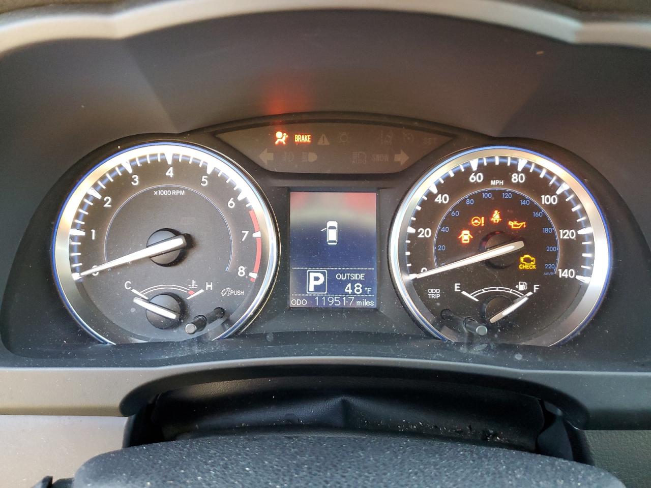2015 Toyota Highlander VIN 5TDBKRFH0FS157330 Copart auction photo, front end / minor dent/scratches damage thumbnail 9