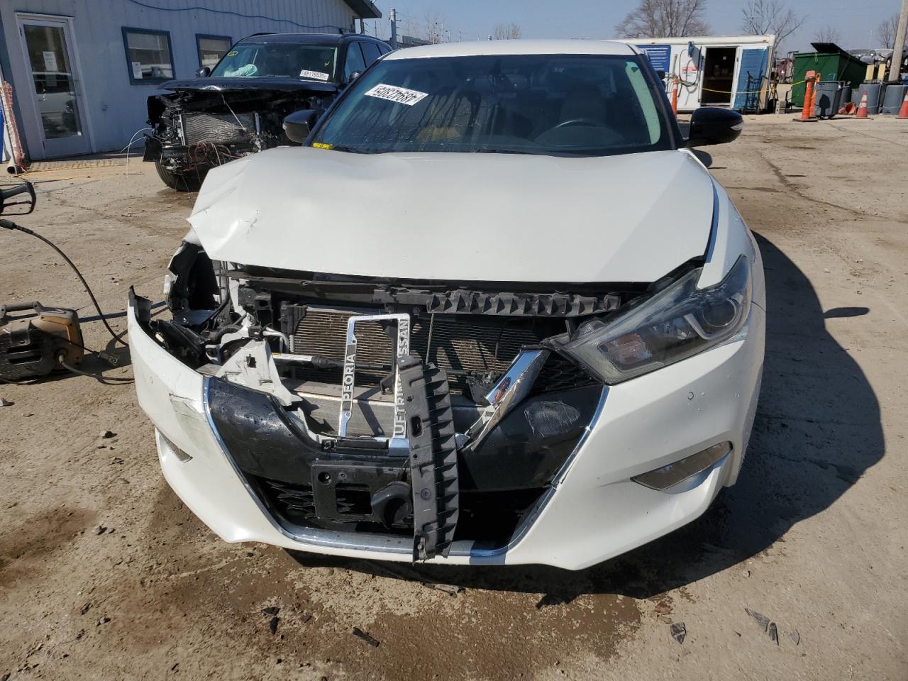 2016 Nissan Maxima VIN 1N4AA6AP3GC400648 Copart auction photo, front end / minor dent/scratches damage thumbnail 5