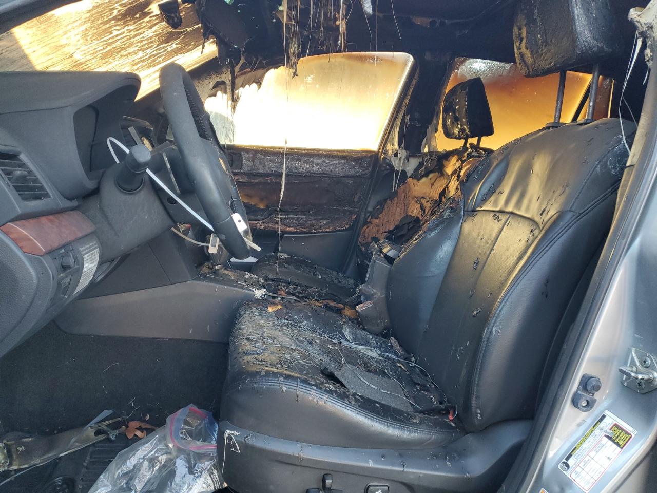 2011 Subaru Outback VIN 4S4BRBLC4B3443605 Copart auction photo, burn - interior / all over damage thumbnail 7