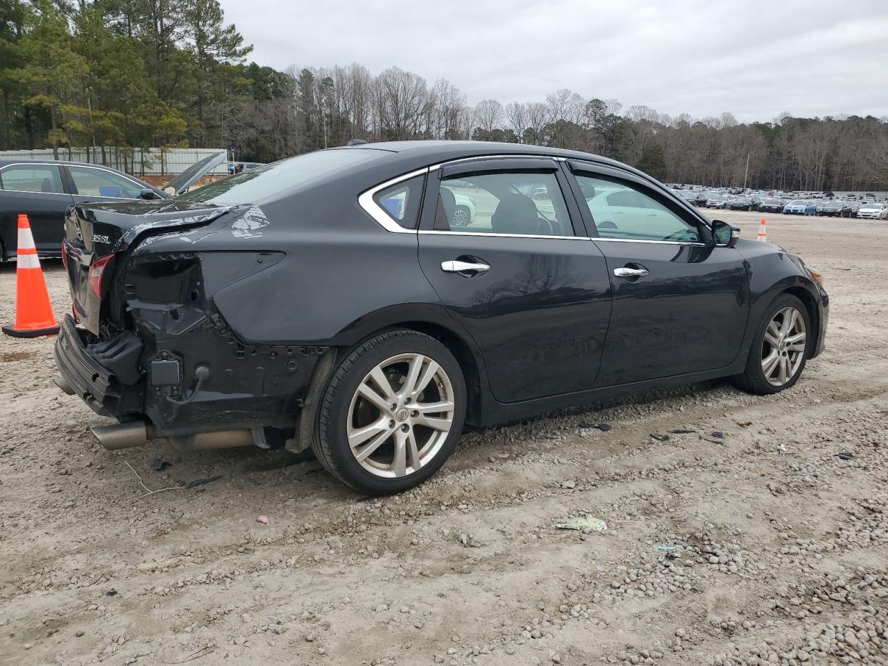 2017 Nissan Altima VIN 1N4BL3AP0HC174003 Copart auction photo, rear end damage thumbnail 3