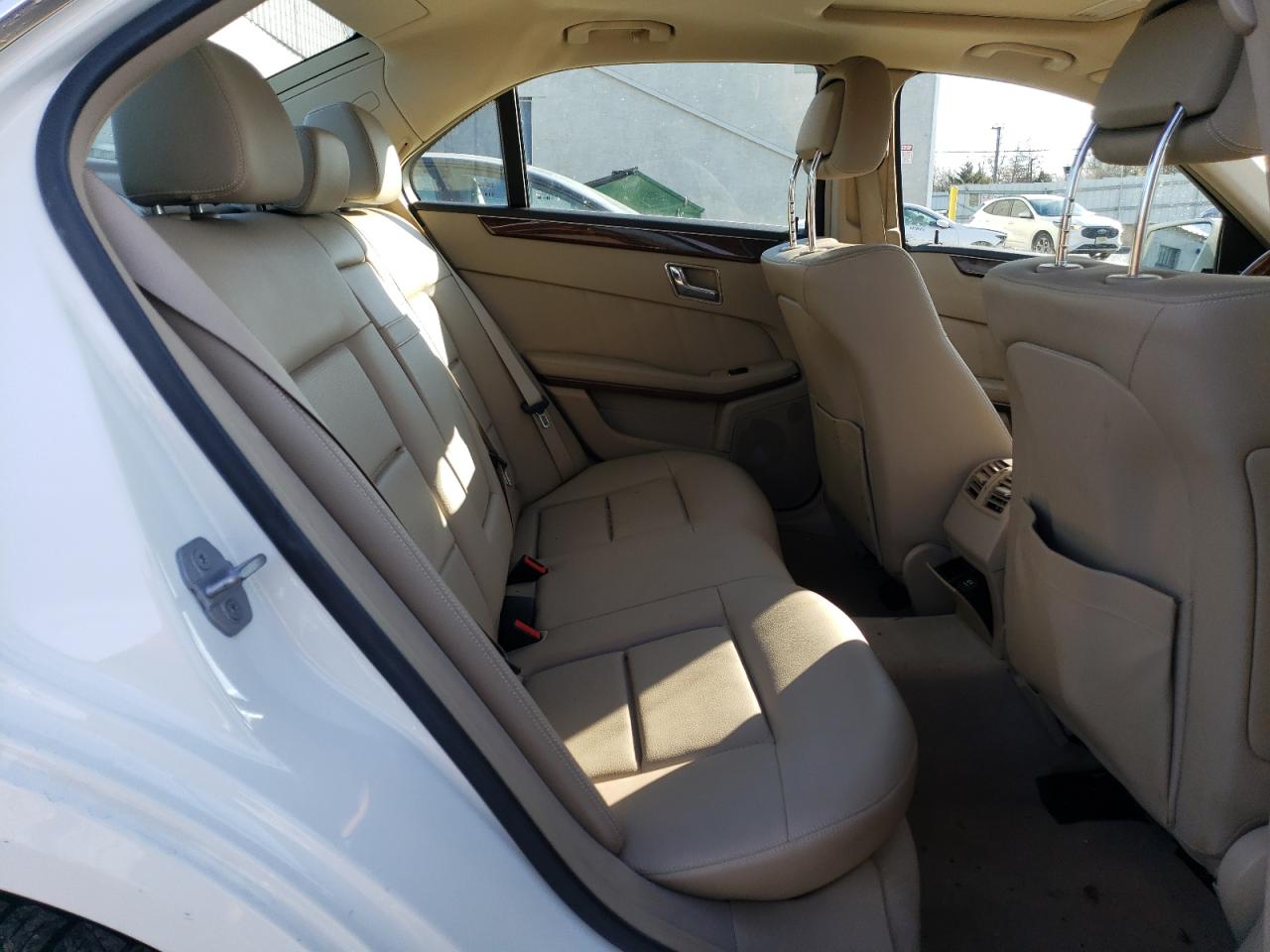 2010 Mercedes-Benz E-klasse VIN WDDHF8HB0AA108240 Copart auction photo, front end damage thumbnail 10
