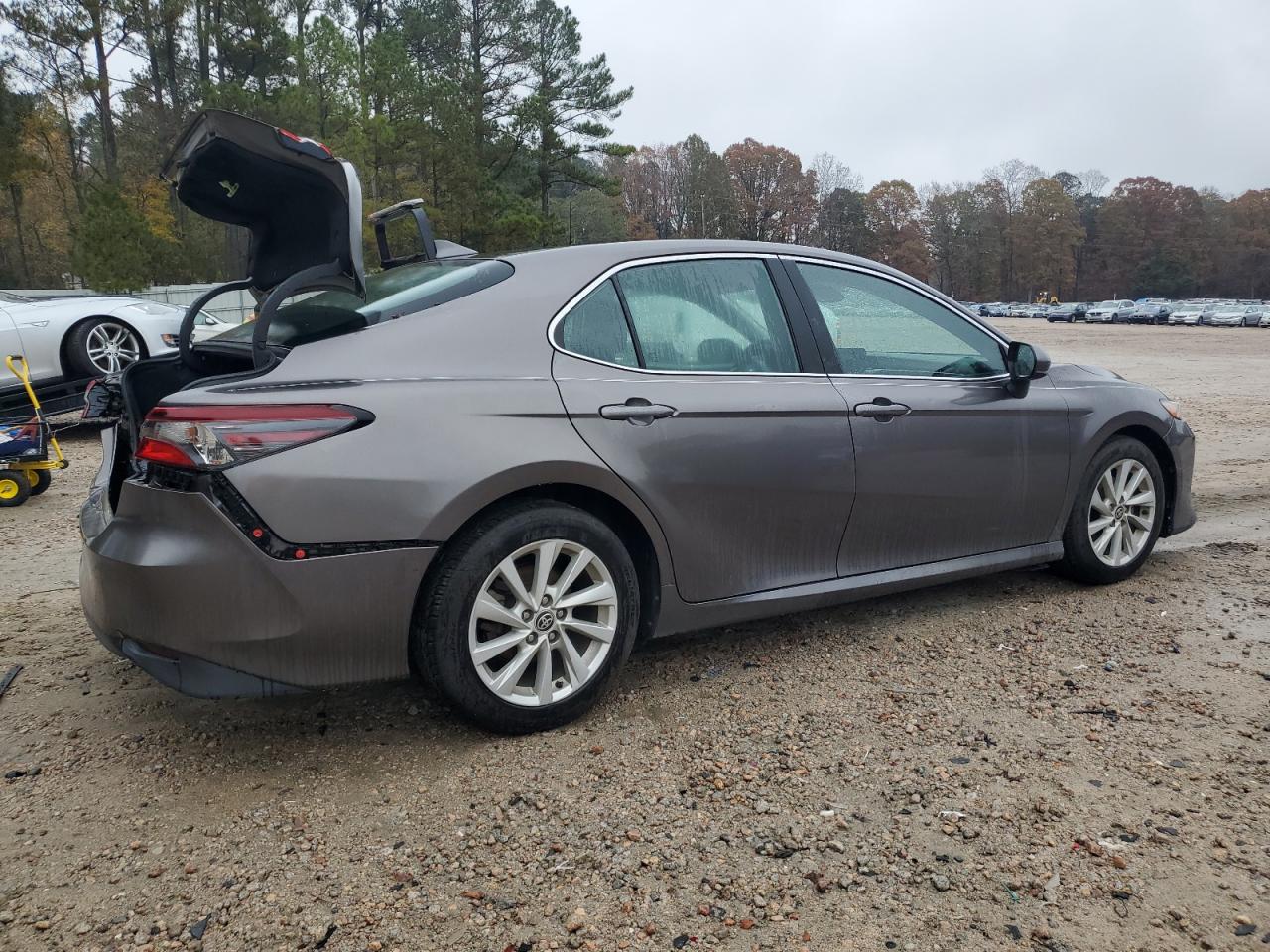 2021 Toyota Camry VIN 4T1C11AK8MU407574 Copart auction photo, rear end damage thumbnail 3