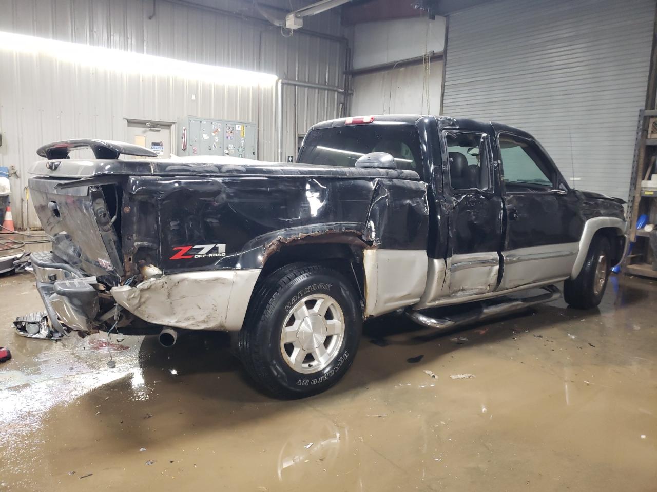 2006 GMC Sierra VIN 1GTEK19B26Z159164 Copart auction photo, side / all over damage thumbnail 3