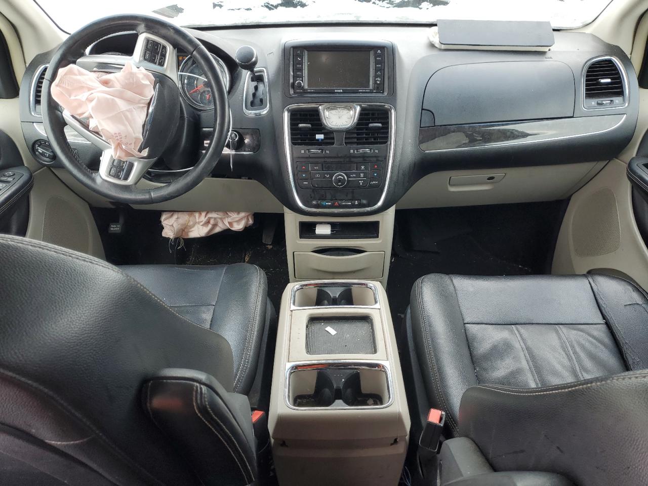 2015 Chrysler Town & Country VIN 2C4RC1BG3FR601822 Copart auction photo, front end damage thumbnail 8