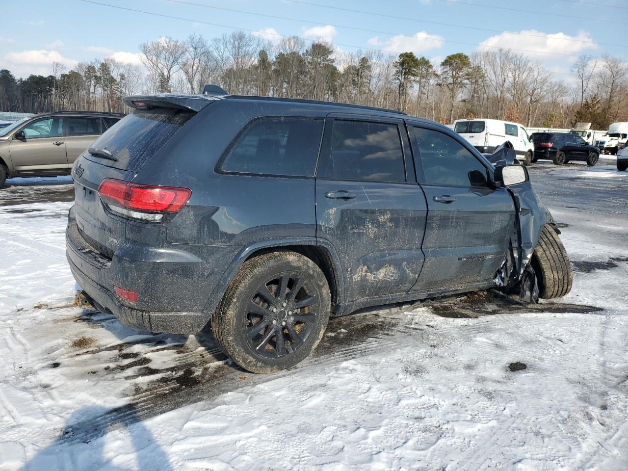2018 Jeep Grand Cherokee VIN 1C4RJFAG7JC410281 Copart auction photo, front end damage thumbnail 3