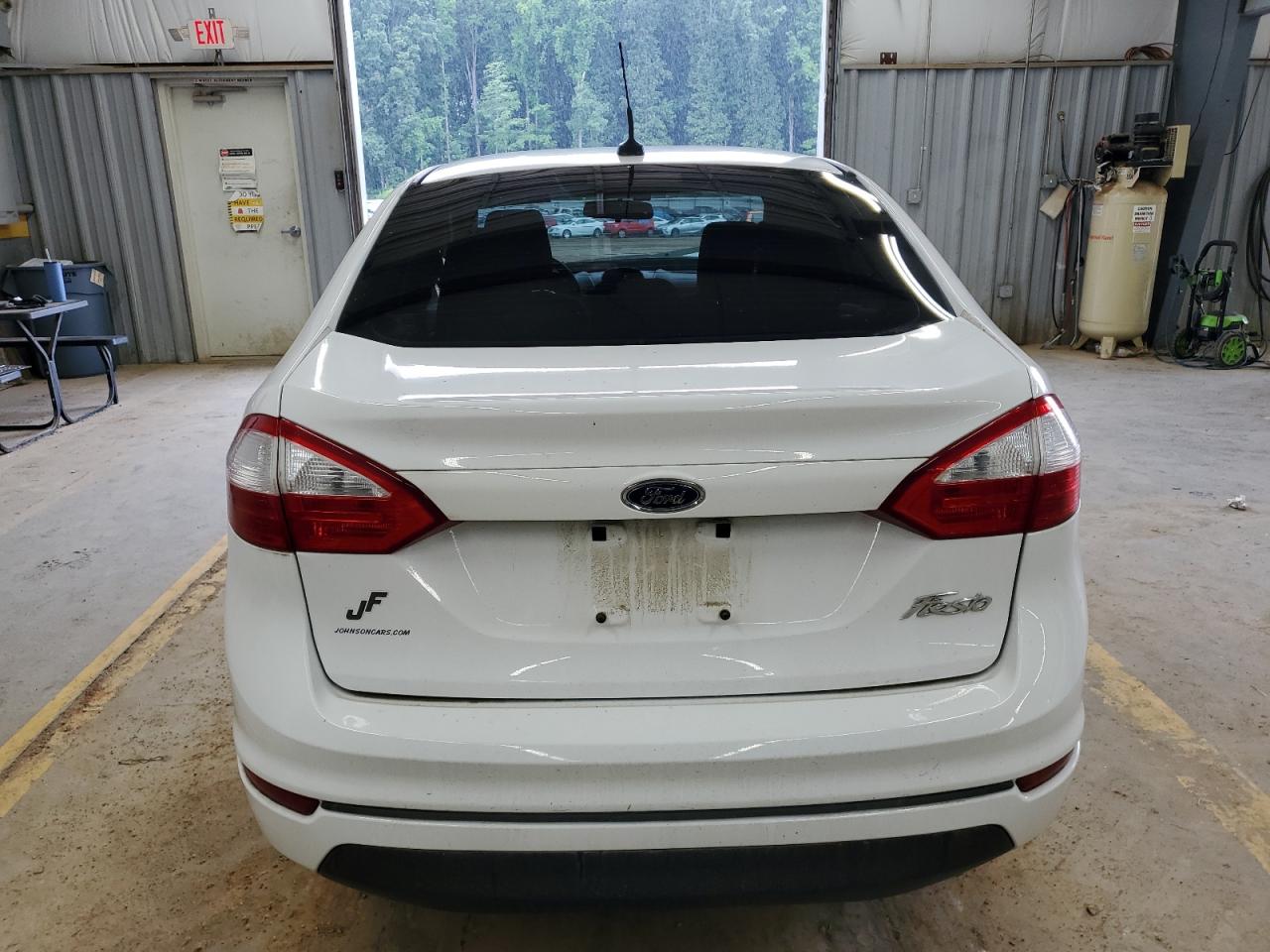 2015 Ford Fiesta VIN 3FADP4AJ7FM160772 Copart auction photo, front end damage thumbnail 6